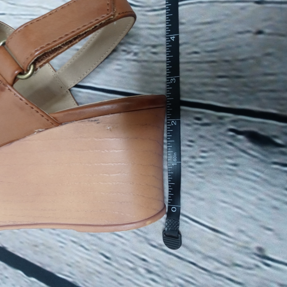 CL by Laundry Tan and Cream Leopard Print Wedge Sandals - Picture 6 of 6